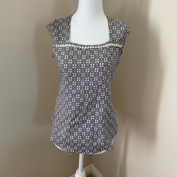 The Limited Tops - 💕 Black and White Limited Blouse